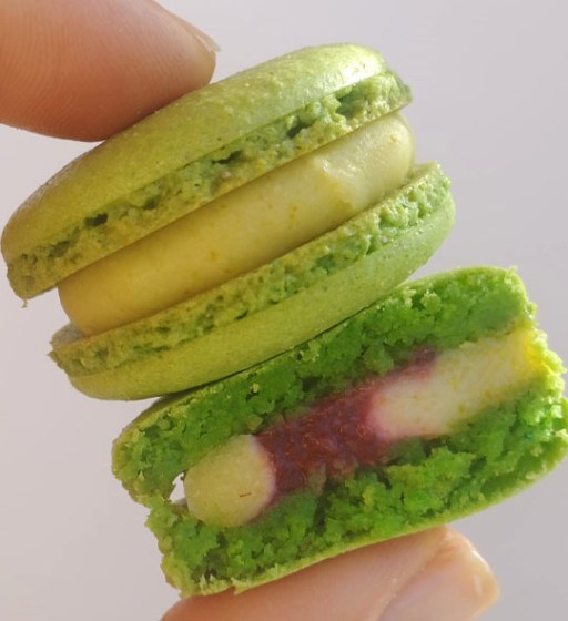 disneyland macaron pistachio frambuesa